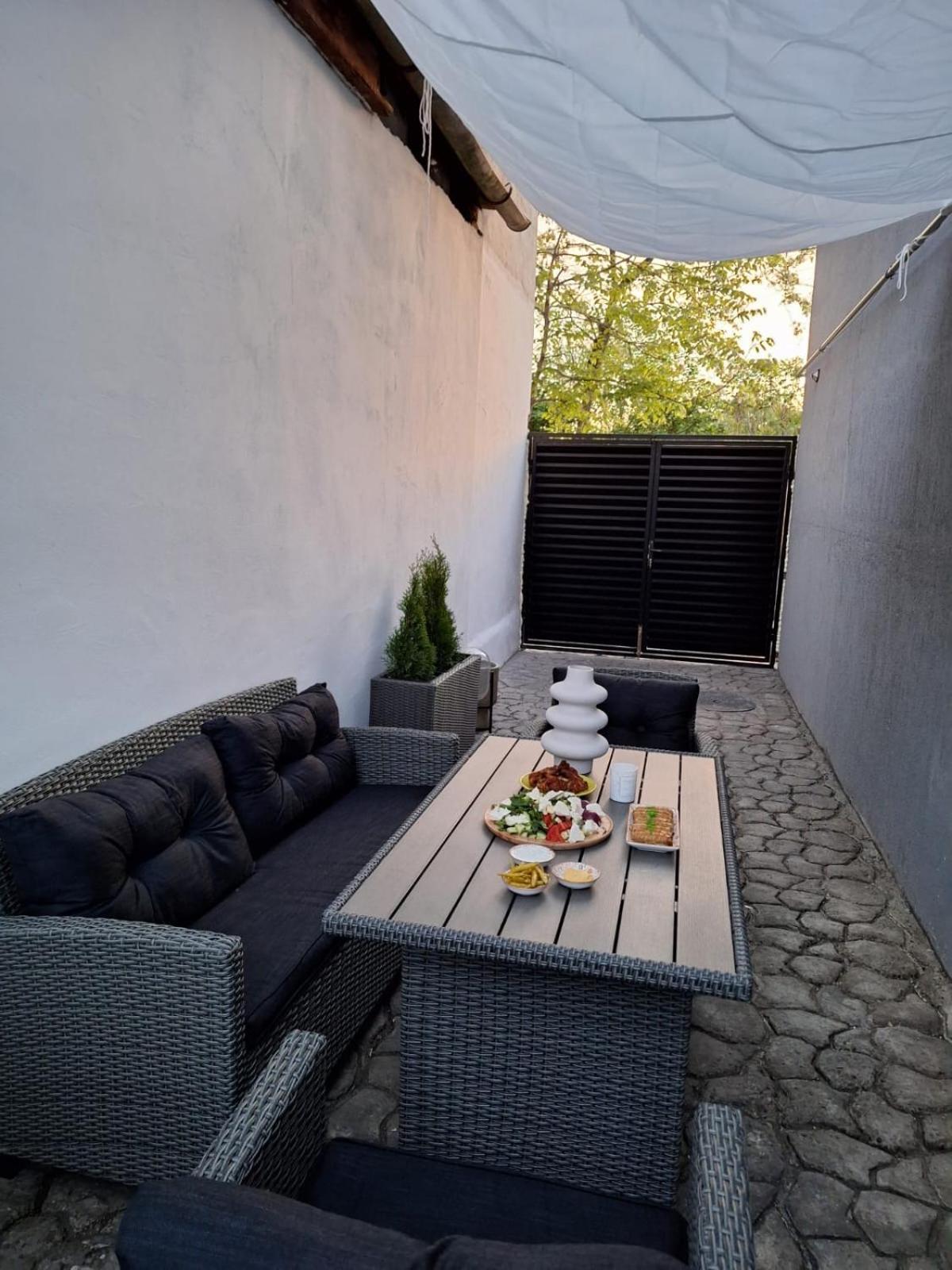 Serbian House Timişoara Exteriör bild